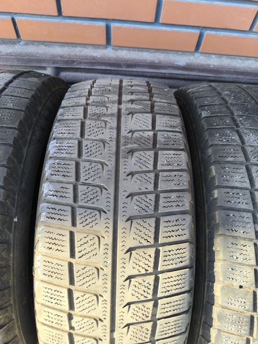 Қыстық дөңгелек Goodride 215×60×r16