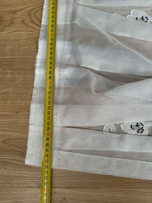 Perdea albă elegantă