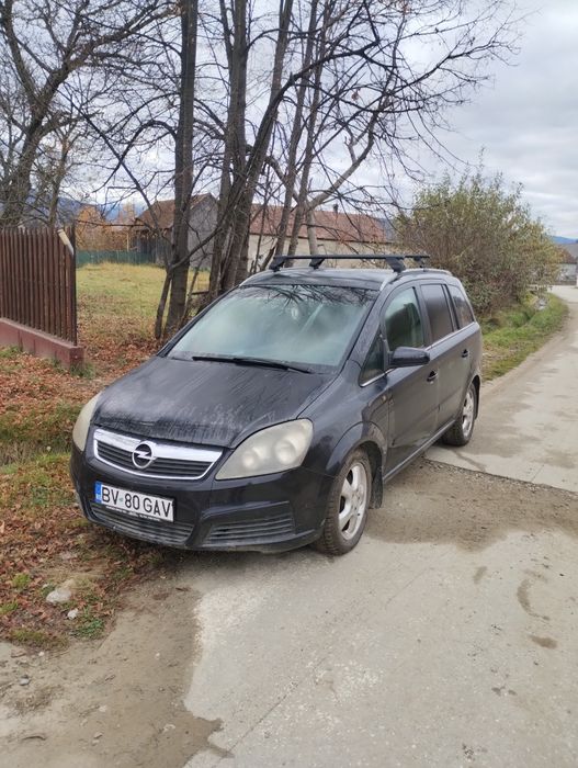 Vând Opel zafira