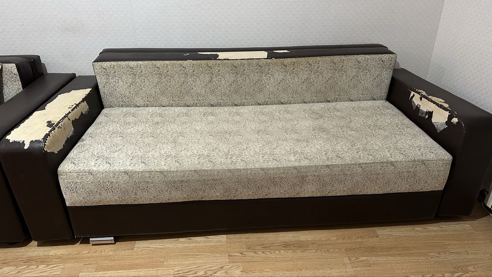 Диван с креслом