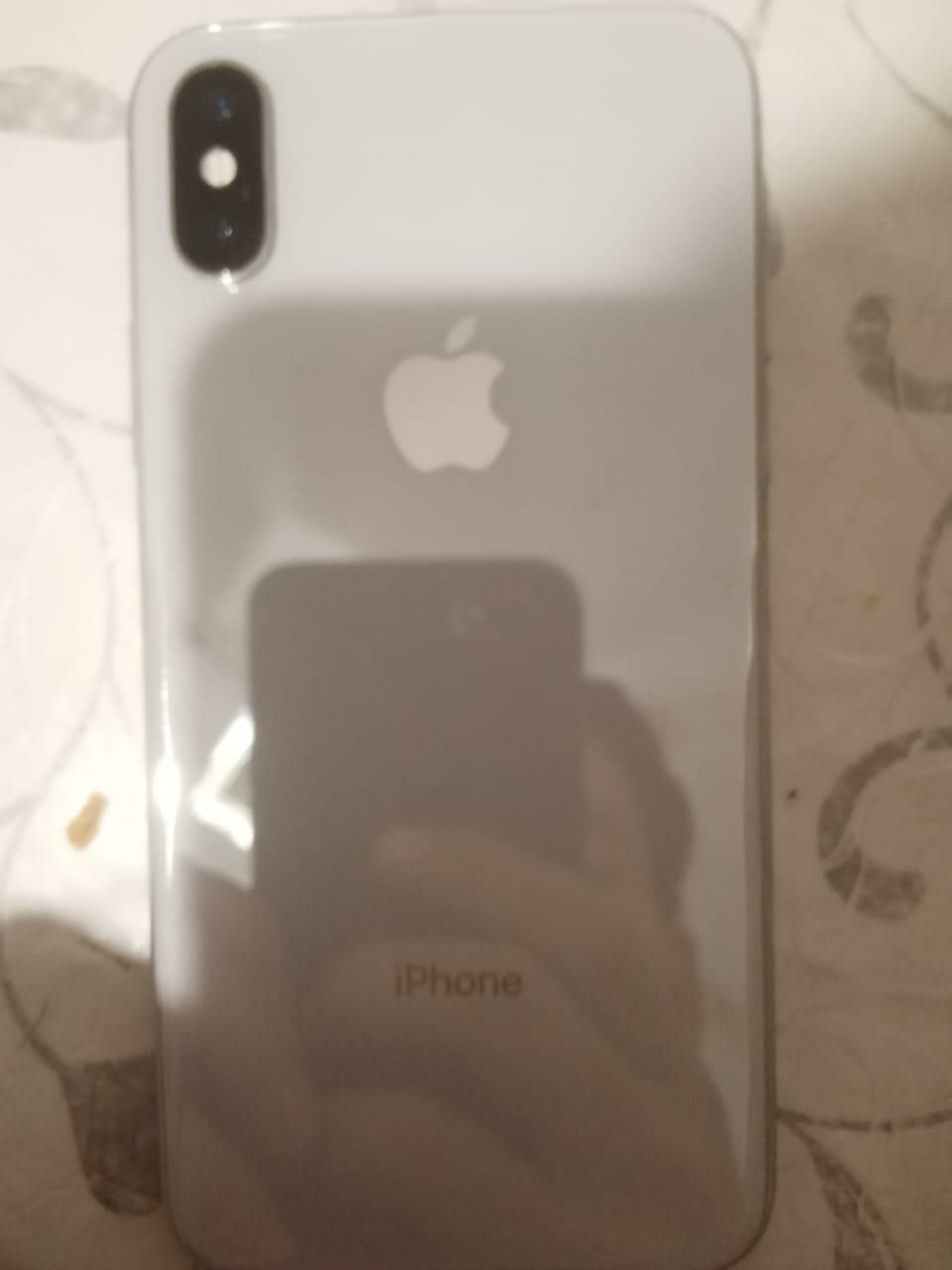 Продам IPHONE X silver