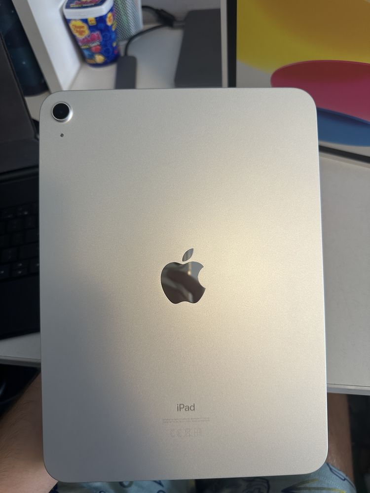 Продавам iPad 10 генерация, бял, с 64GB памет