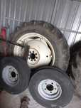 Vand Roti complete de Ford 3000 Cauciucuri+Janta 11,2-R28, 8 prezoane