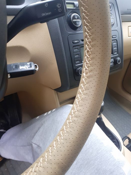 Huse pentru  volan din piele cu ac si ata