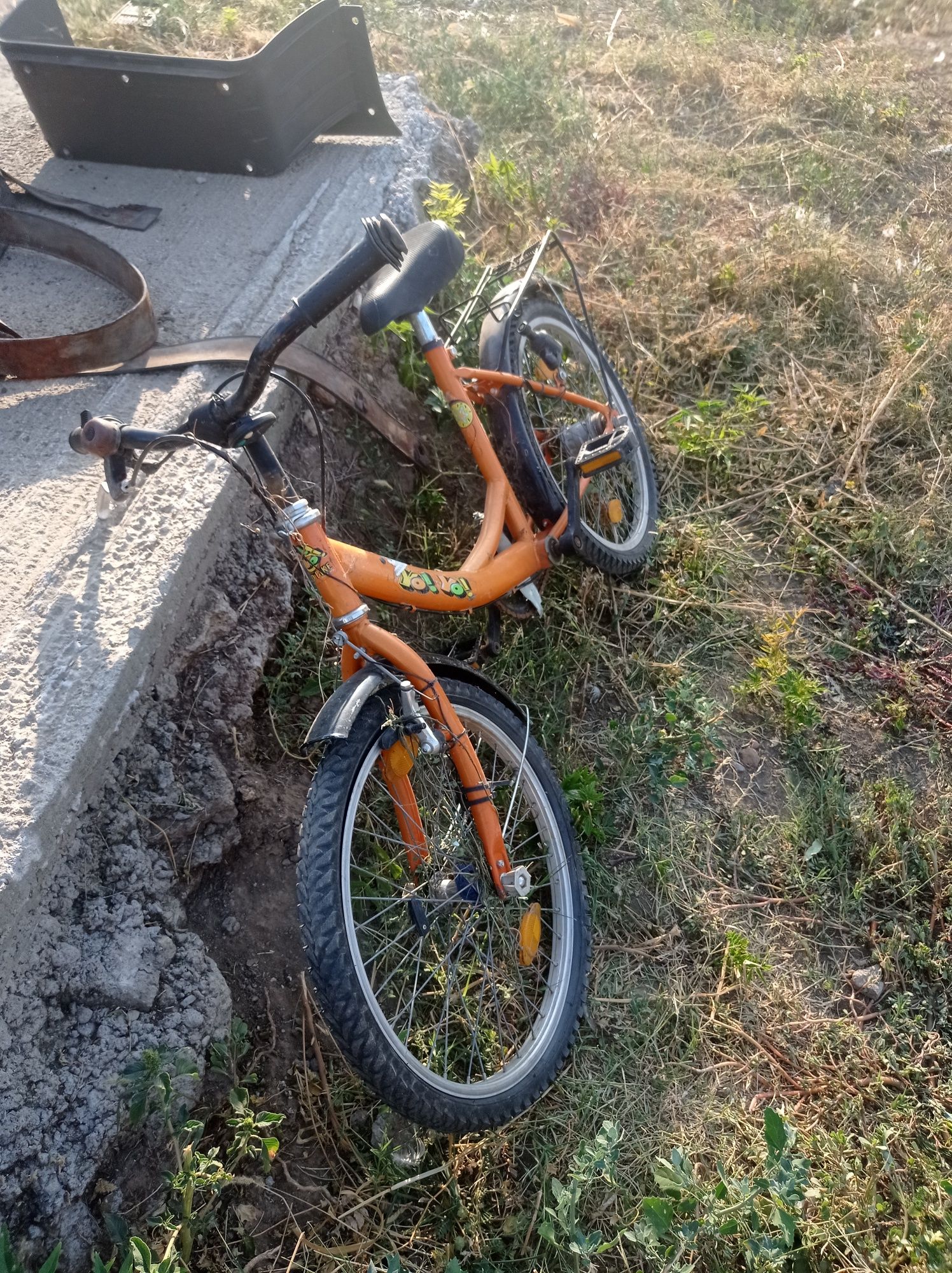 Детско колело трябва му предна вътрешна гума и върви