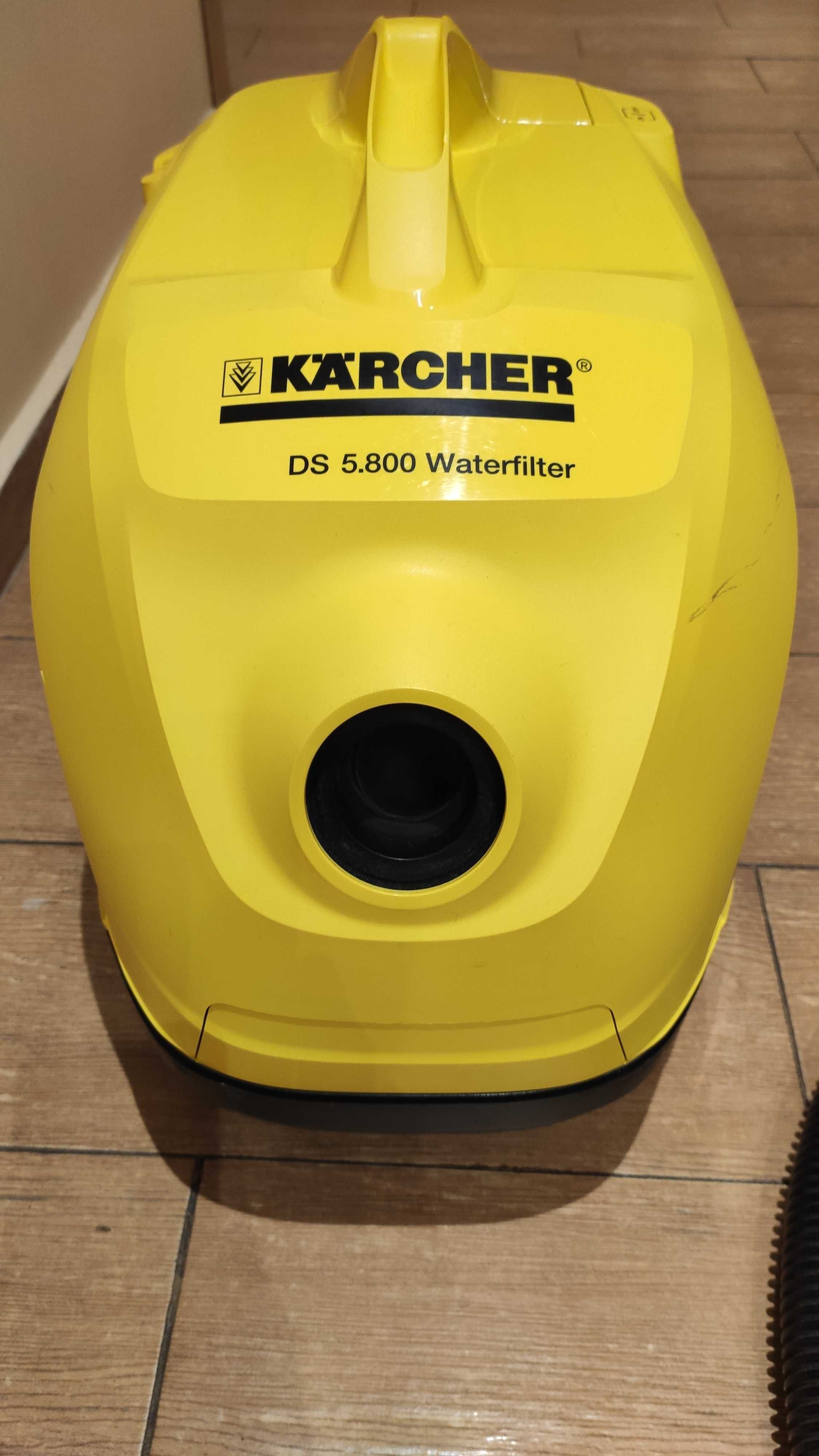 Прахосмукачка Karcher с воден филтър DS 5.800
