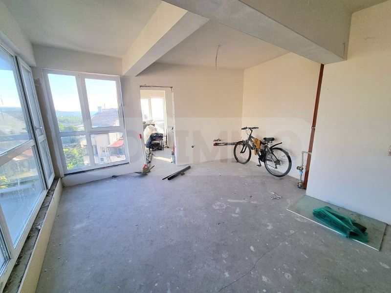 Продава се Двустаен апартамент в Варна, Погреби - 75 кв.м за 1467 €/кв.м - Снимка #4