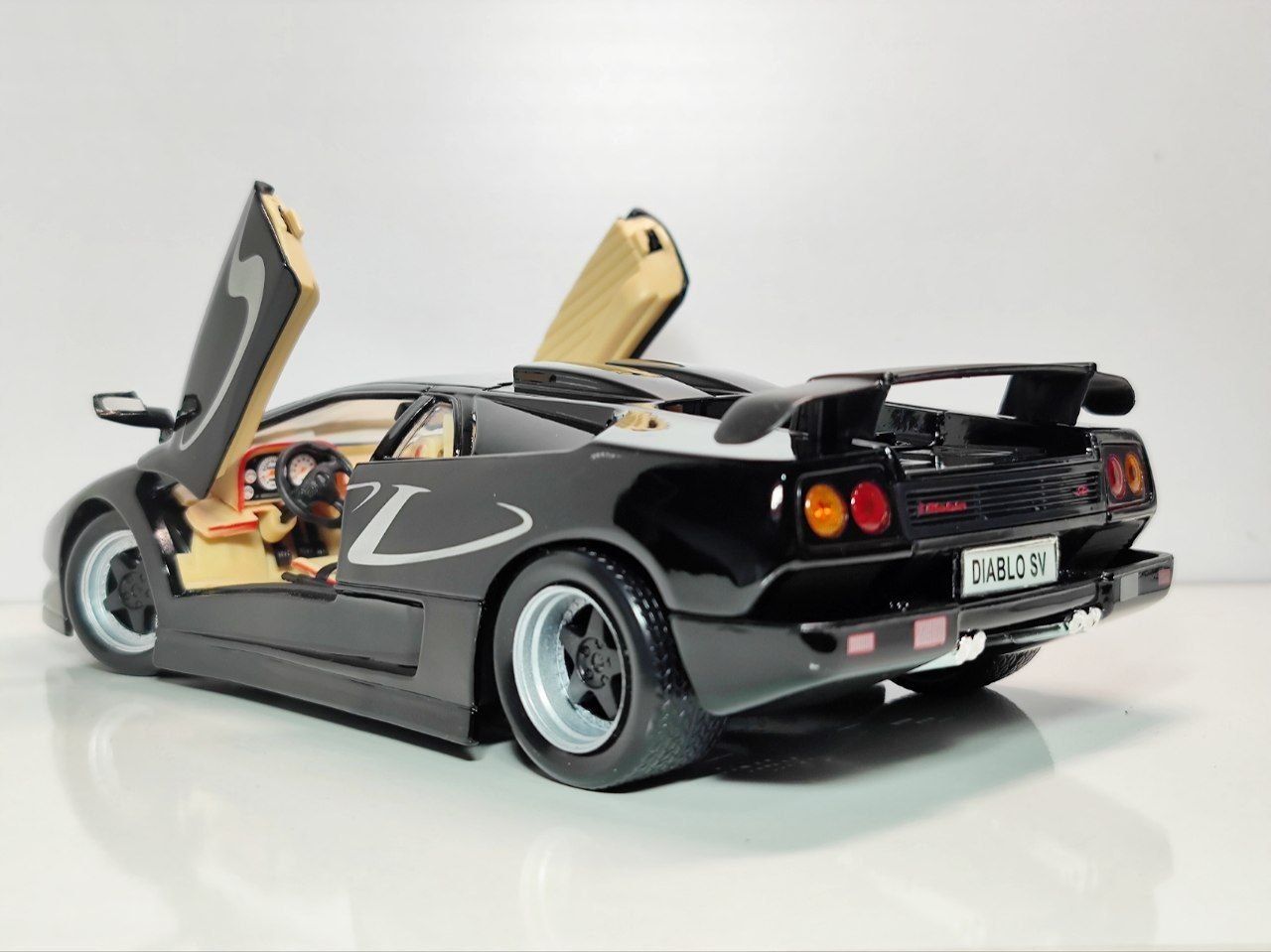 Lamborghini Diablo железная машинка масштабная модель 1:18 - Доставка