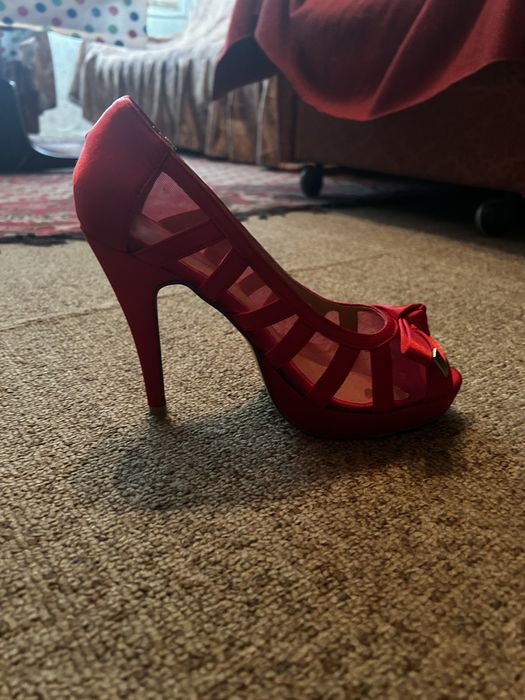 Дамски обувки на ток