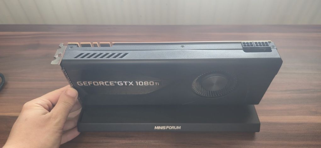 Minisforum Deg1 eGPU Dock