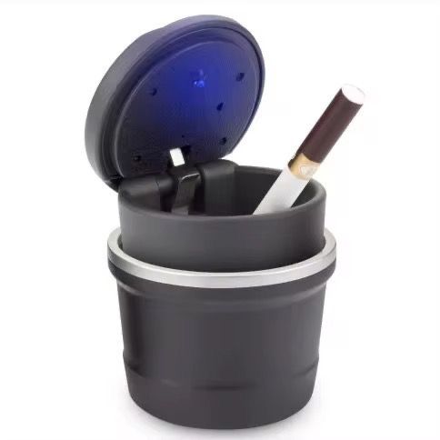 Scrumiera auto universala, iluminata LED, cu capac