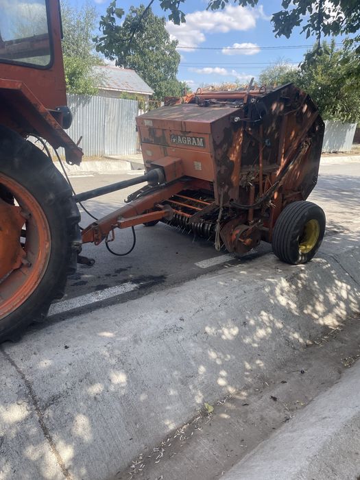 Se vinde presa de baloti