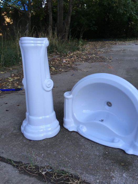 Chiuveta cu picior sculptata