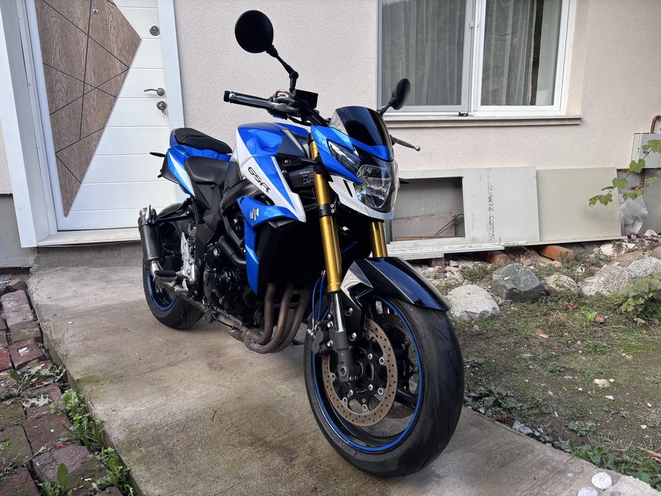 Suzuki GSR 750i уникат