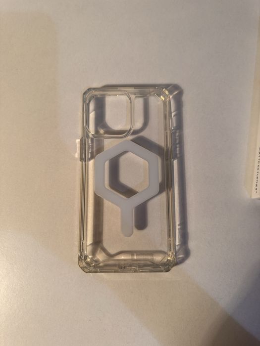 Калъфи за iphone 15 Pro max - UAG и Pitaka