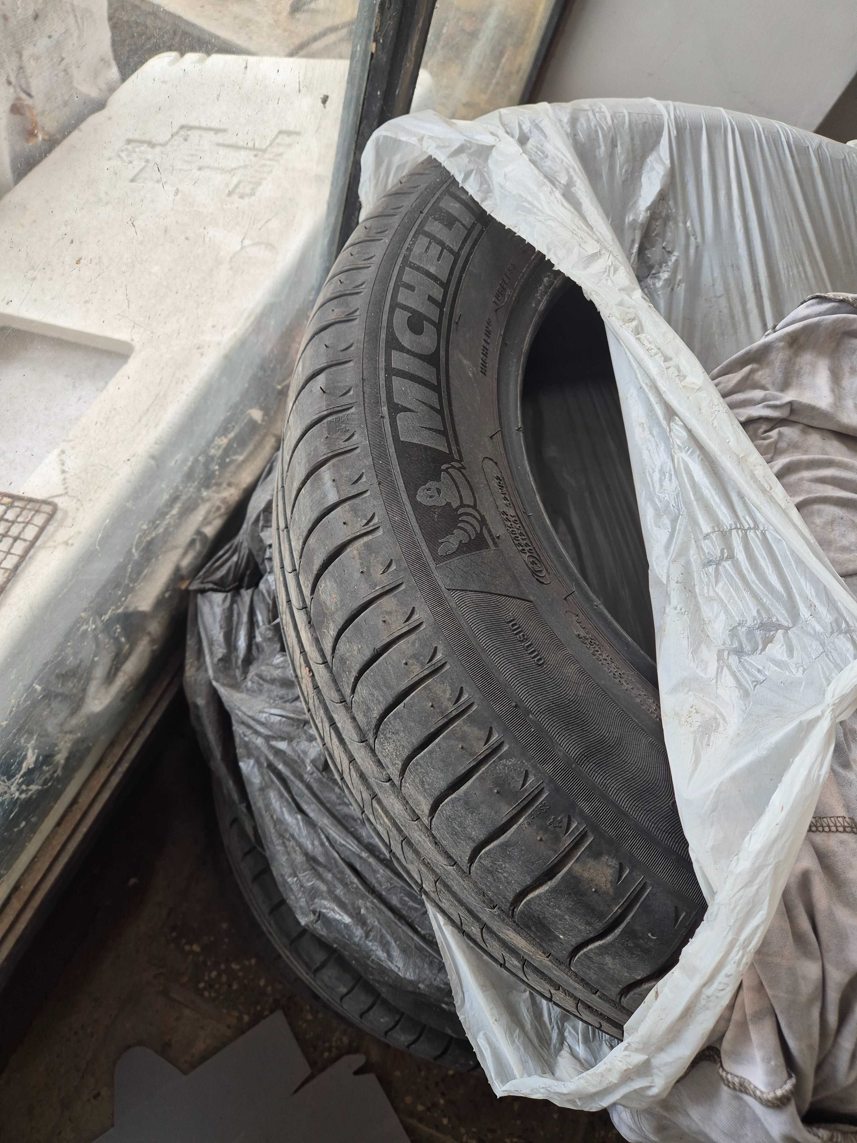 Летни гуми 215/60 r16