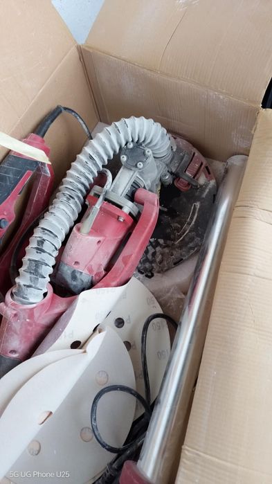 Жираф и прахосмукачка Raider