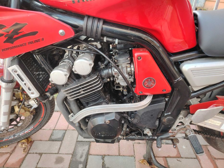 Motocicleta Yamaha Fz400 400cc "98, acte valabile iTP si RCA.