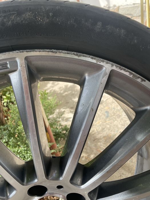 Оригинални AMG джанти Mercedes 20” - с пукнатини