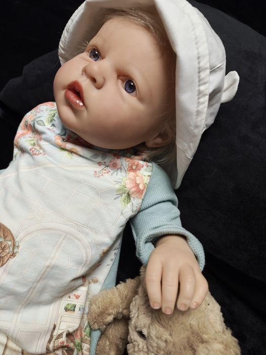 Păpușa de colecție Reborn Reva - vinyl, pictata manual