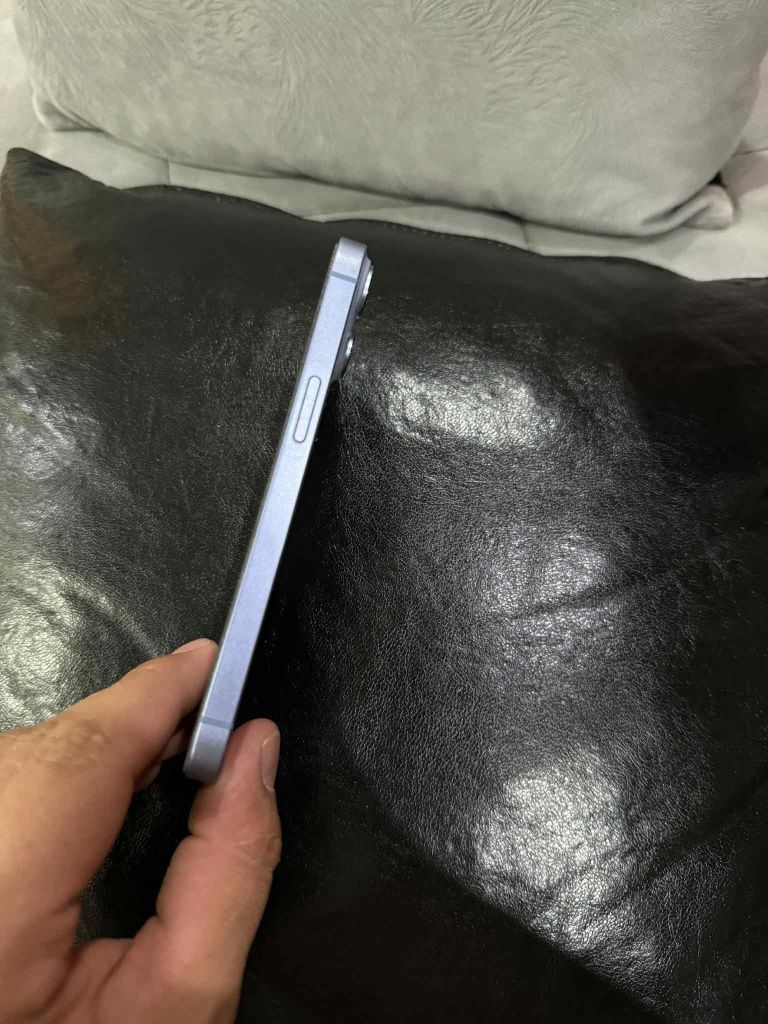 Продавам Iphone 14