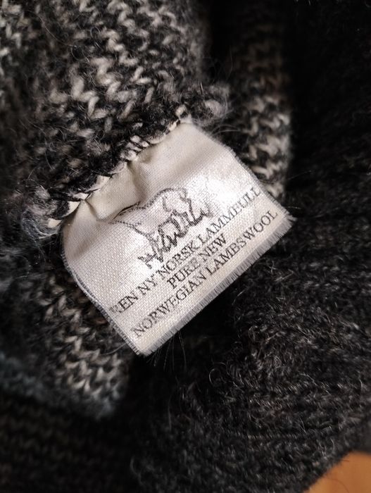 Pulovere din lână Volund și Eskimo mărime XL