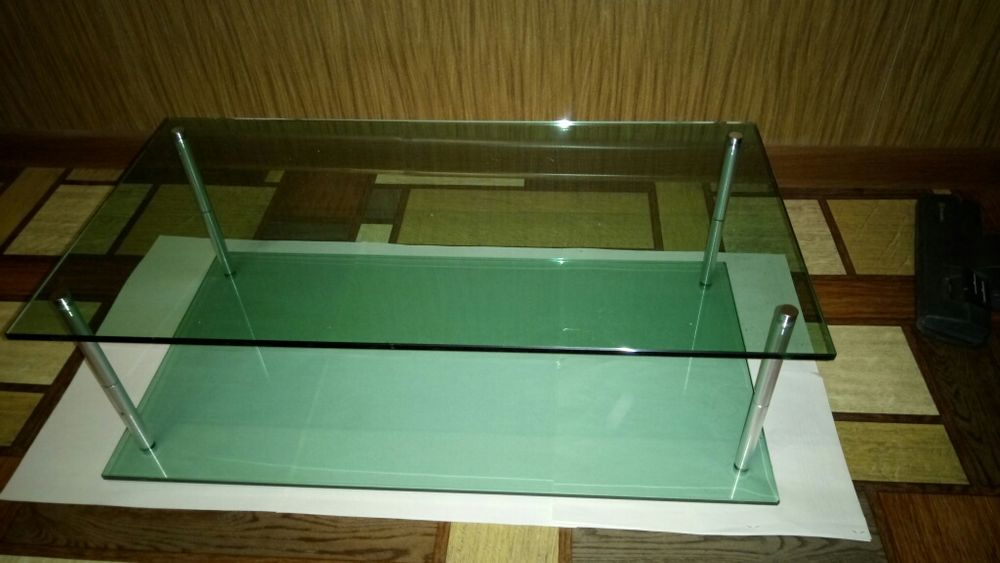 Столик стеклянный