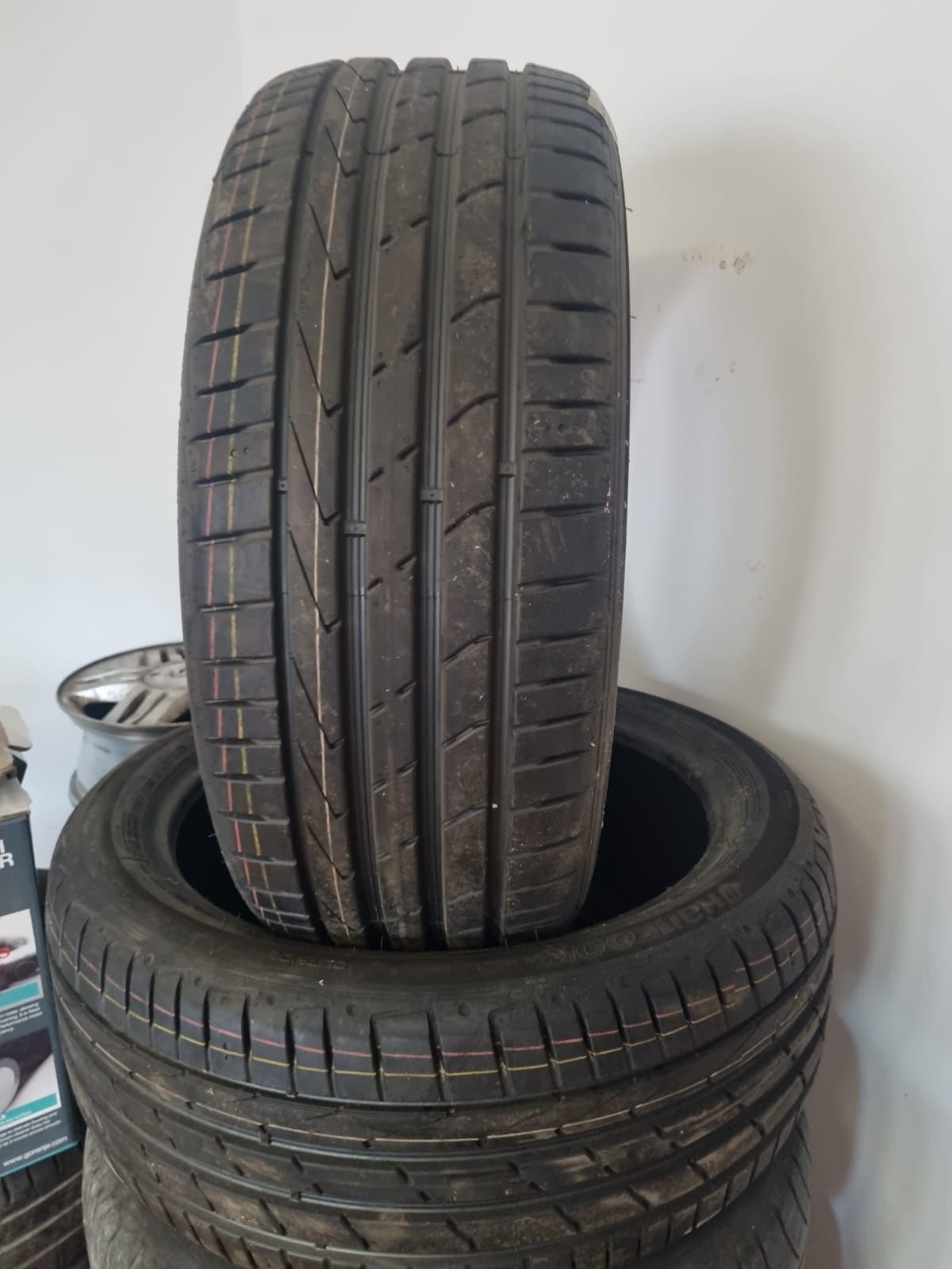 2 cauciucuri de vara noi 225 45 18 marca hankook