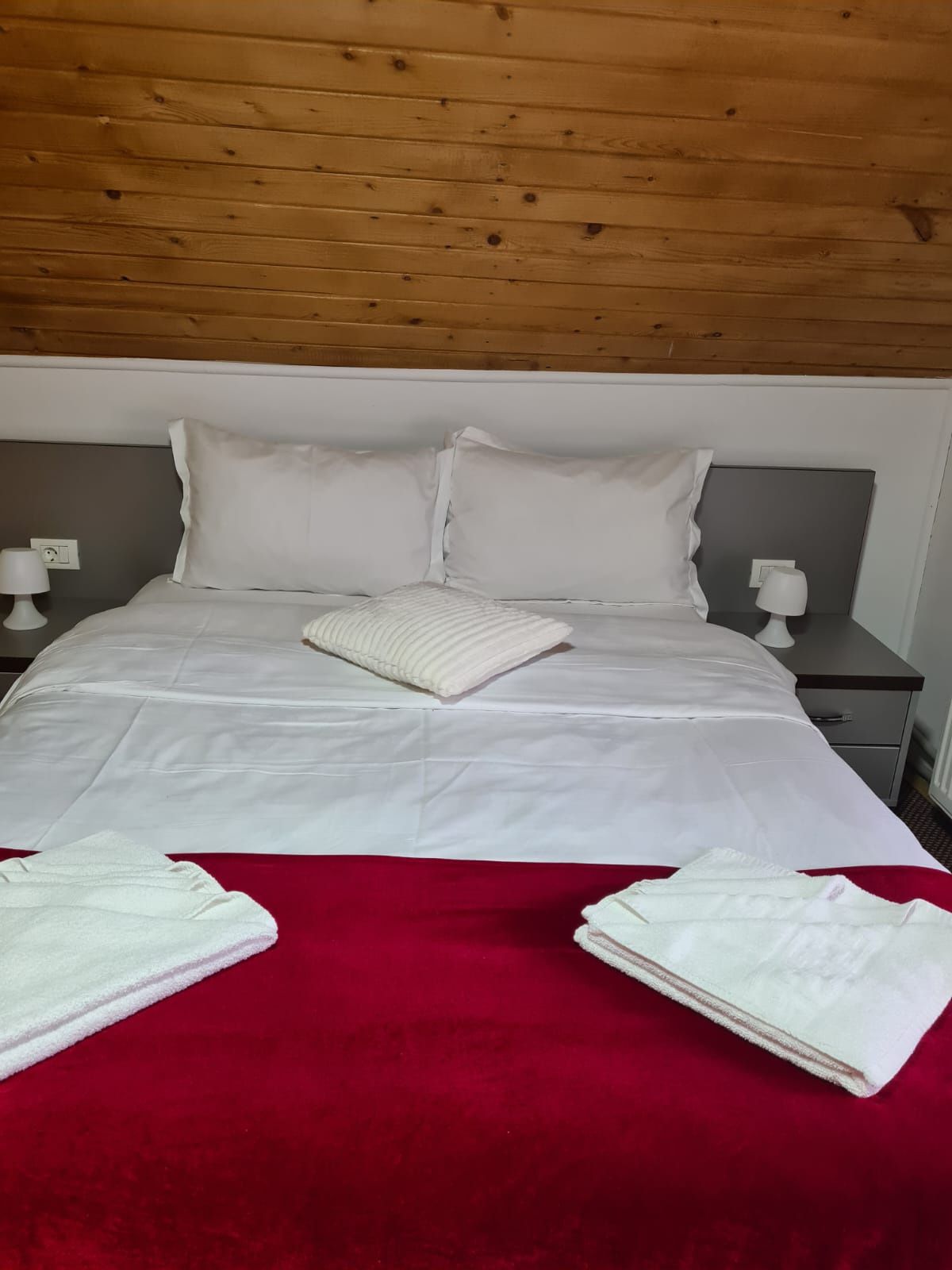 Cabana de închiriat
