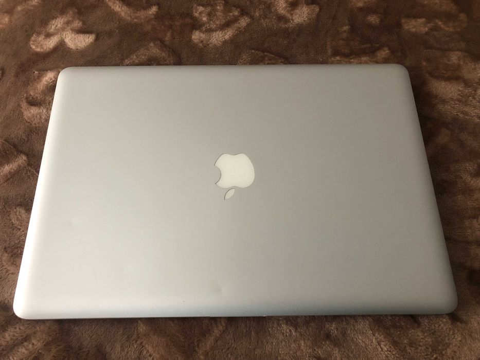 MacBook Pro 15-inch 2010  2,53 GHz,4 GB,SSD 128 GB.Monterey. IMPECABIL