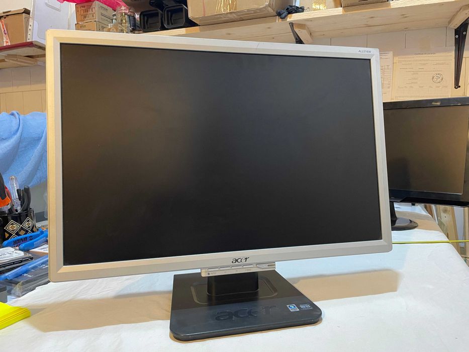 Vand 2 Monitoare LCD ACER SI PHILIPS