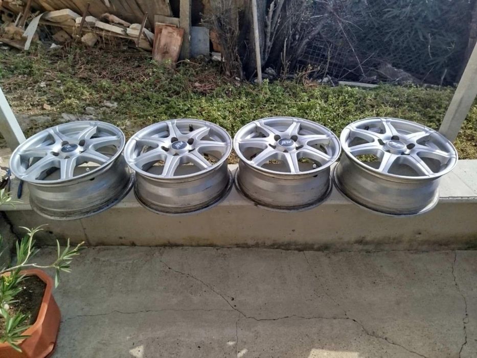 Продавам джанти в много добро състояние