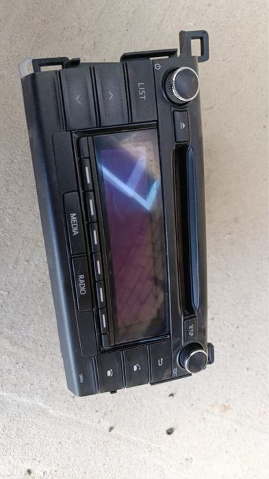 Штатный магнотола для Рав 4