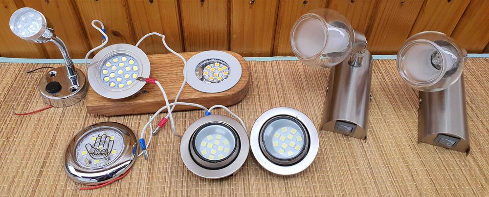 Spoturi cu bec sau LED, lampi, neoane,etc. pentru iluminatul in rulote