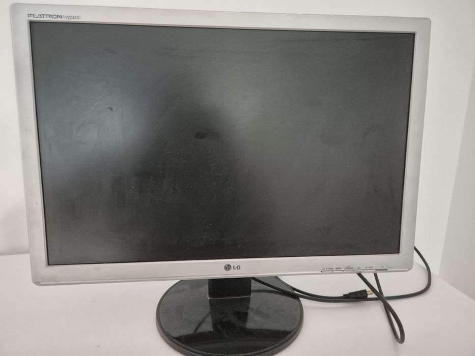 LG w2242st 22 inch