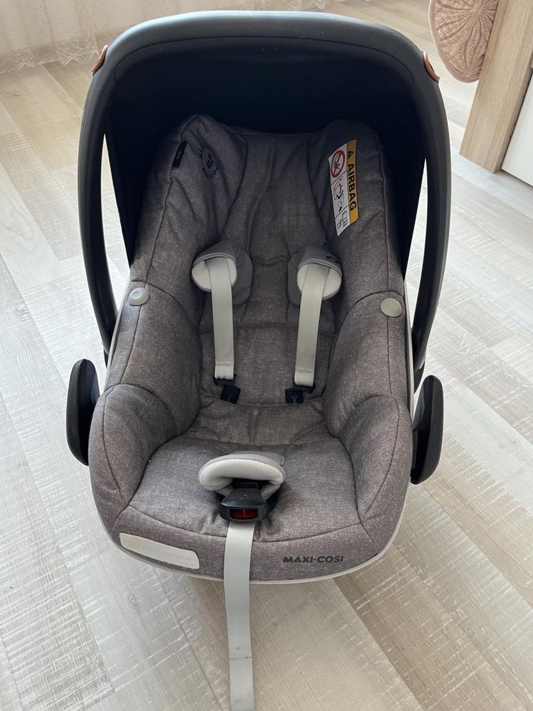 Столче за кола Maxi-Cosi Pebble Pro i-Size