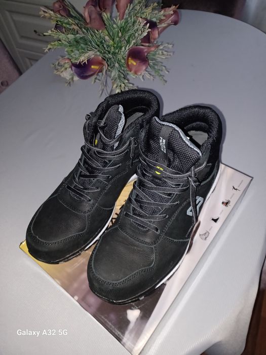 Vând Adidas cu protecție!