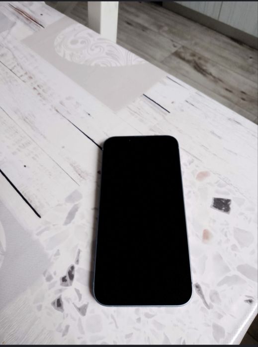 Vand sau schimb iphone 14 128 GB