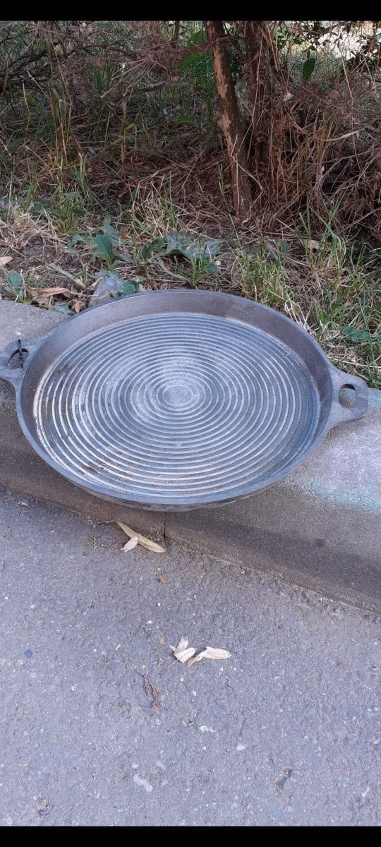 Grill /grătar fontă fi 33 cm Promo 109 lei