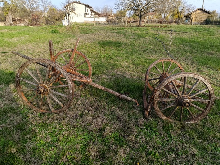 Продавам Каруца - 2 бр.