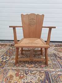 Старинно Рицарско дървено кресло Трон с дърворезба.