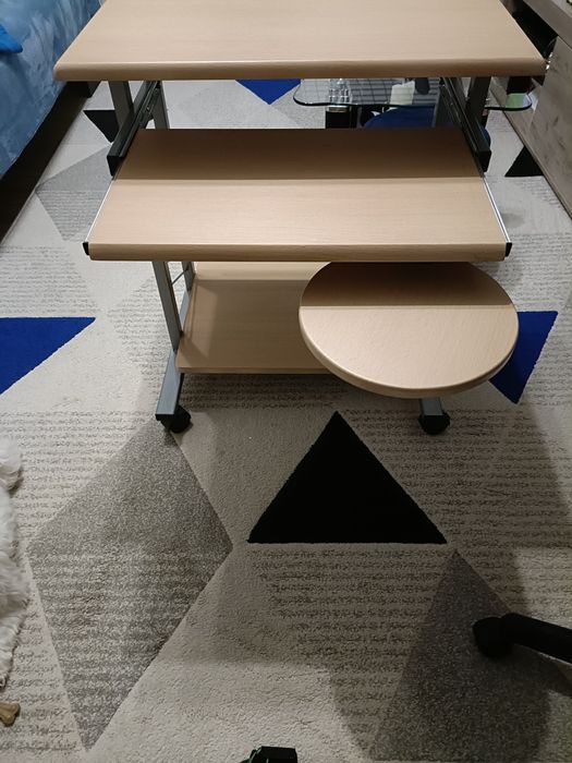 Vând birou +scaun birou