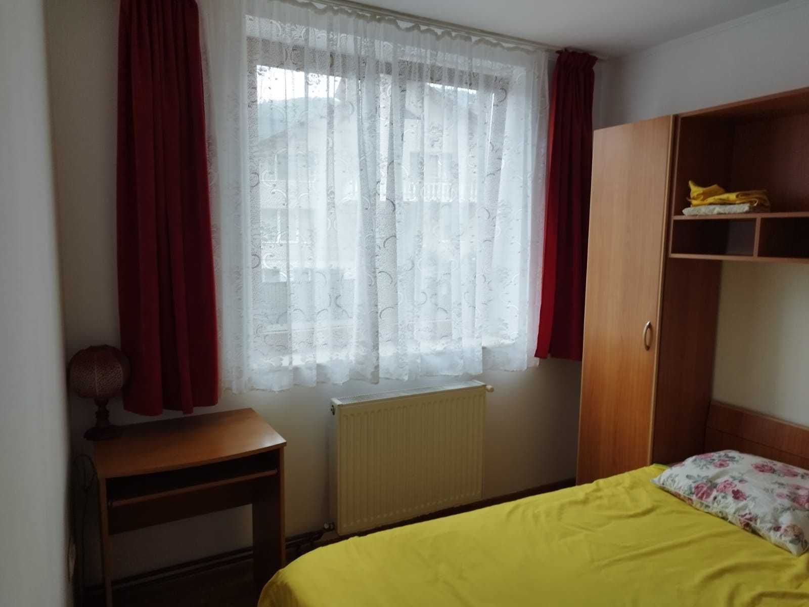 Inchiriez apartament cu 2 camere