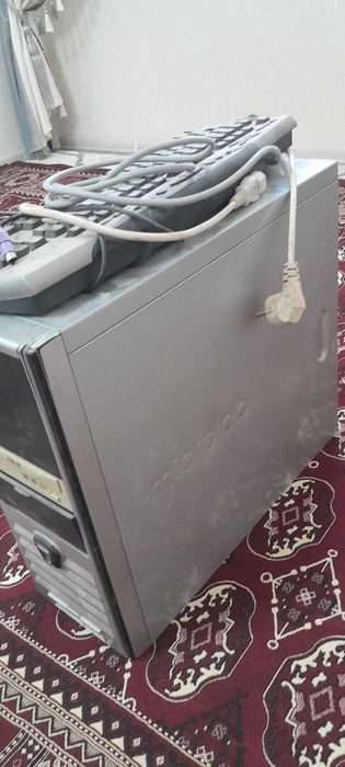 Компьютер системный блок, монитор