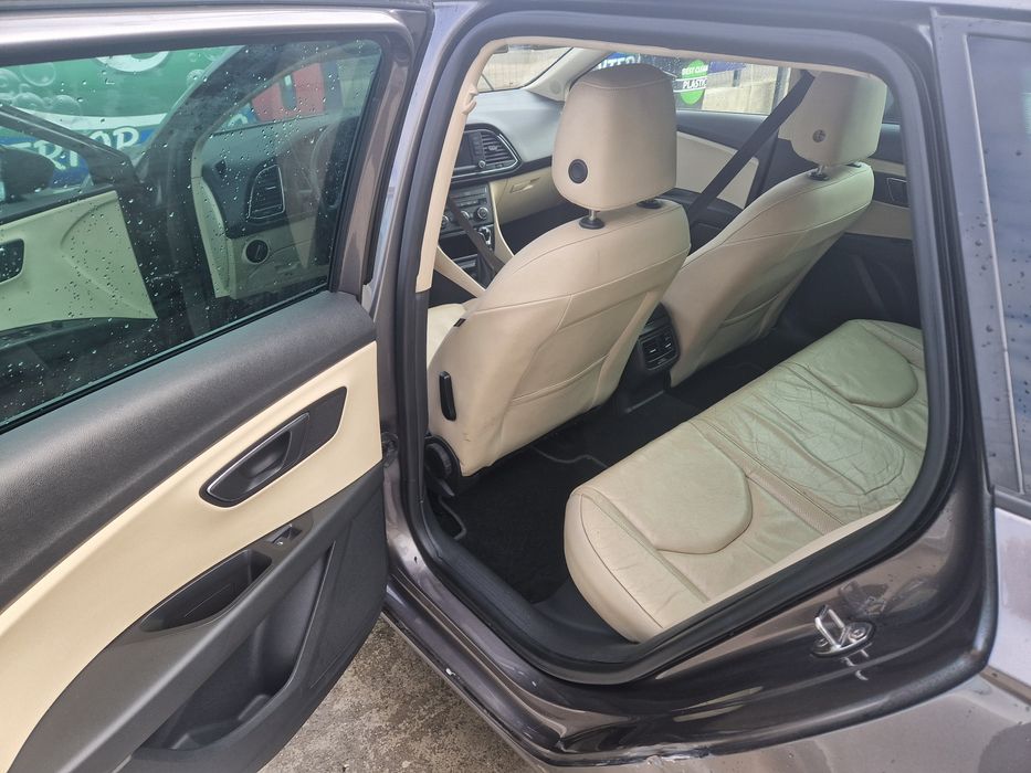 Seat Leon ST full fara trapa