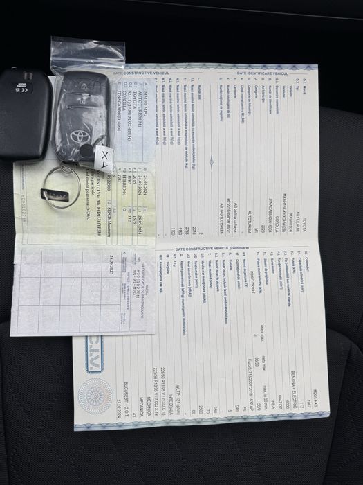 Toyota corolla cross 2024 4x4 AWD 2.0 hybrid avariat