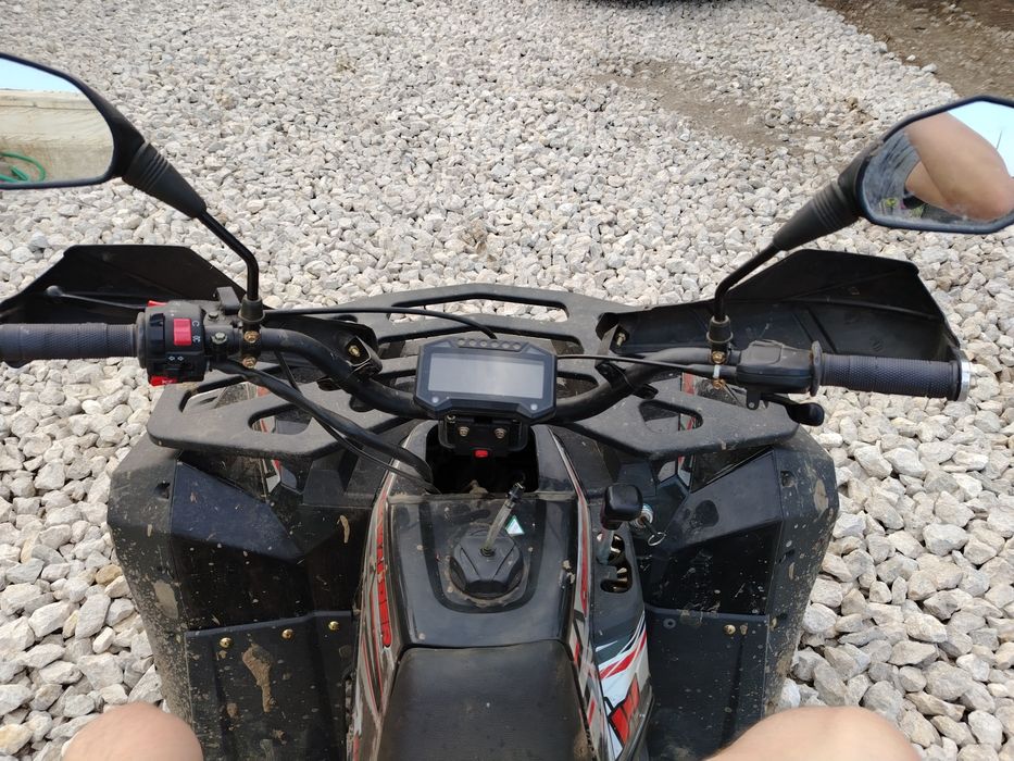 Vând ATV Apollo Commander 200