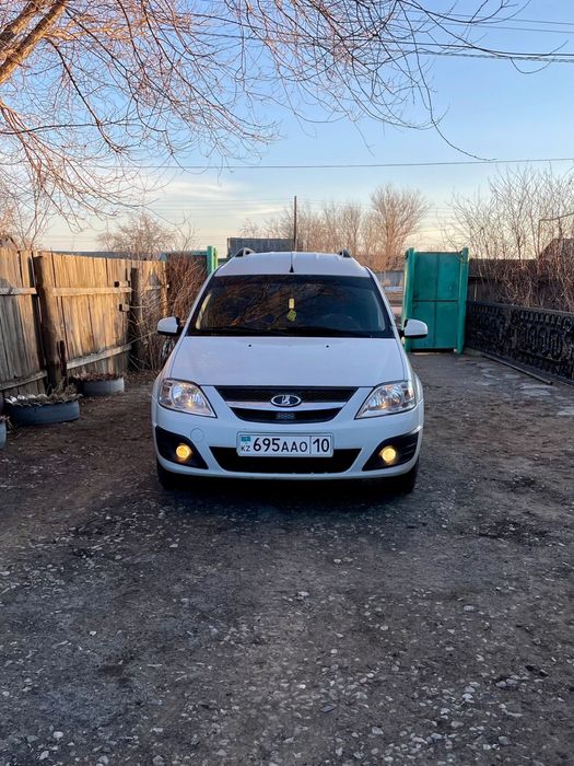 Продам хорошую семейную машину