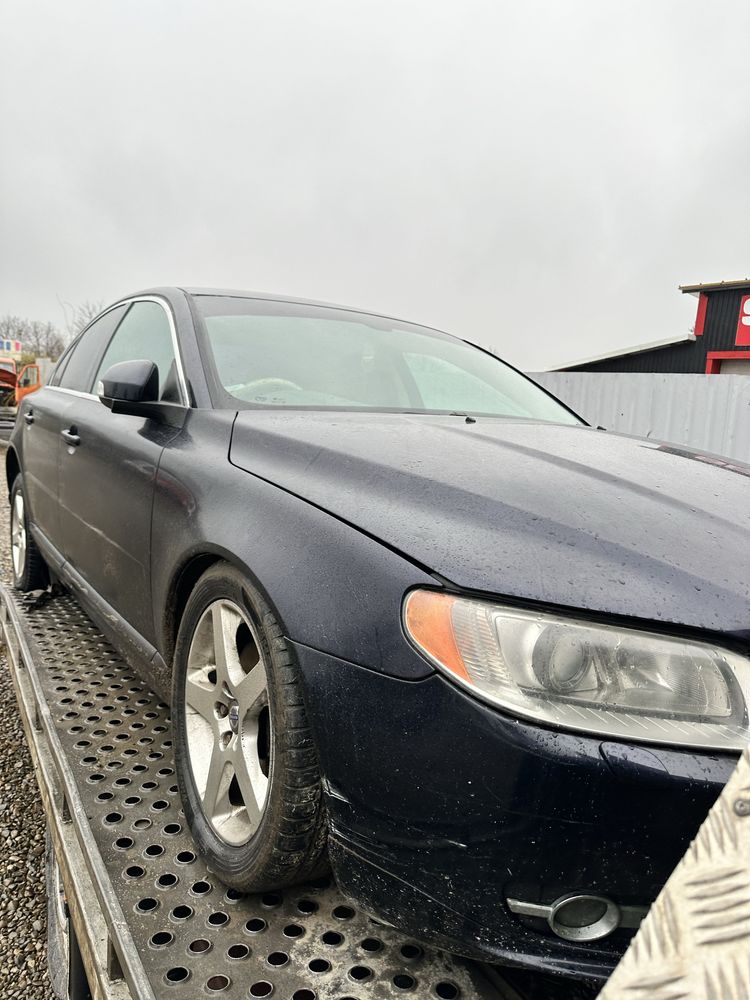 Dezmembrez volvo s80 din 2008