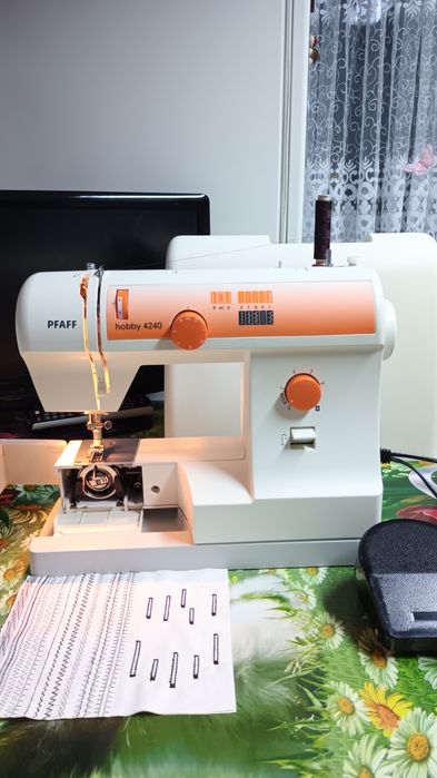 Masina de cusut PFAFF  4240 cu butoniera automata si multiple operatii